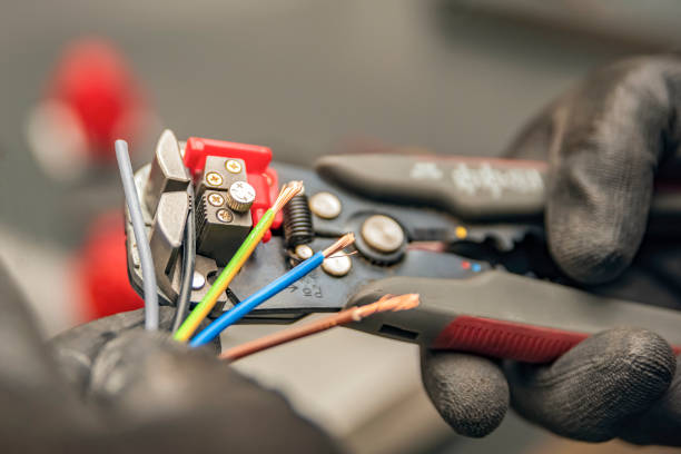 Best Emergency Electrician Near Me  in Moline, IL